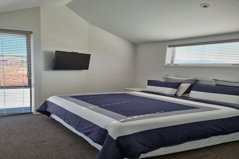 Photo of property in 6 Learning Rock Lane, Wanaka, 9305