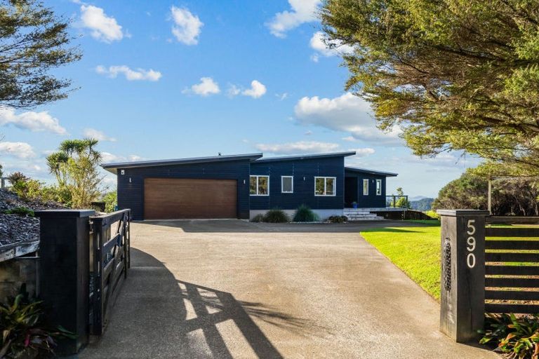 Photo of property in 590 Pataua Road North, Whareora, Whangarei, 0175