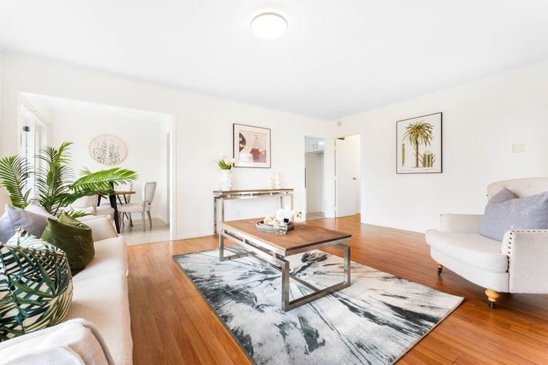 Photo of property in 4 Kirrie Avenue, Te Atatu South, Auckland, 0610