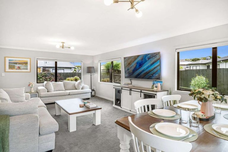 Photo of property in 34 Dahlstrom Grove, Kelvin Grove, Palmerston North, 4414