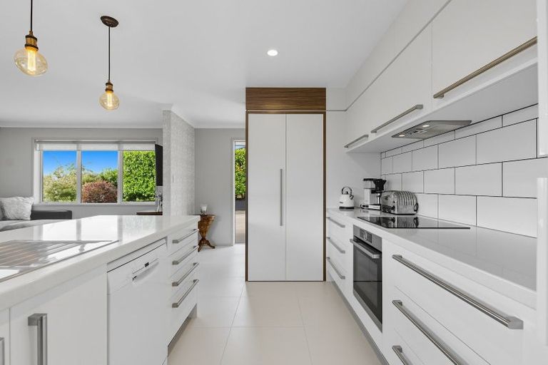 Photo of property in 11 Haden Place, Omokoroa, 3114