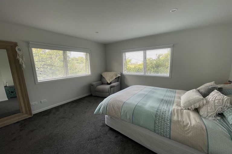 Photo of property in 11a River Road, Te Atatu Peninsula, Auckland, 0610