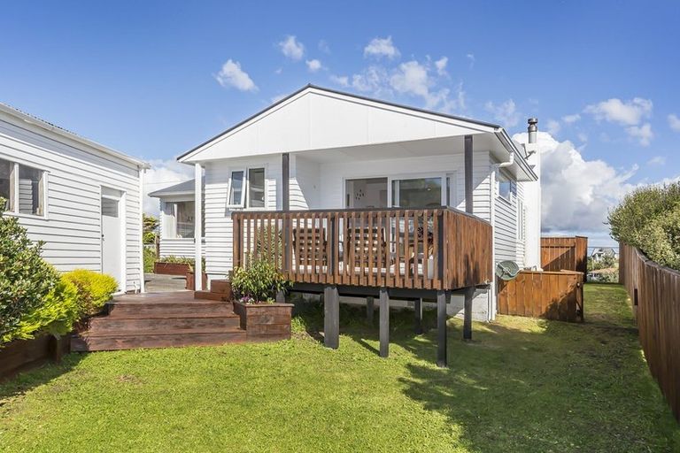 Photo of property in 79 Black Rock Road, Newlands, Wellington, 6037