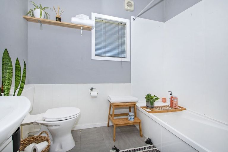 Photo of property in 52 Anzac Road, Morningside, Whangarei, 0110