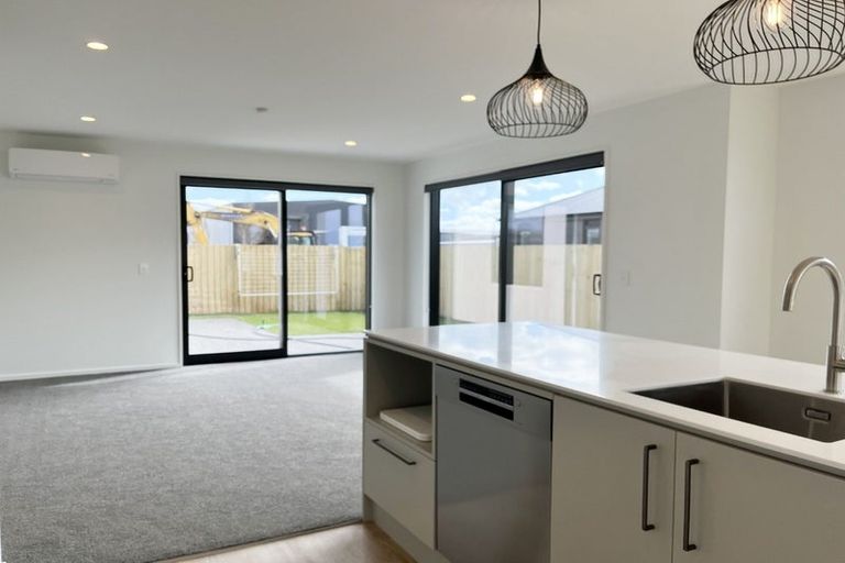 Photo of property in 37 Rita Angus Road, Belfast, 8051