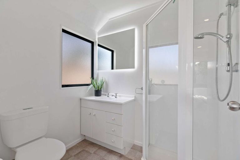 Photo of property in 19 Lasque Place, Glen Eden, Auckland, 0602