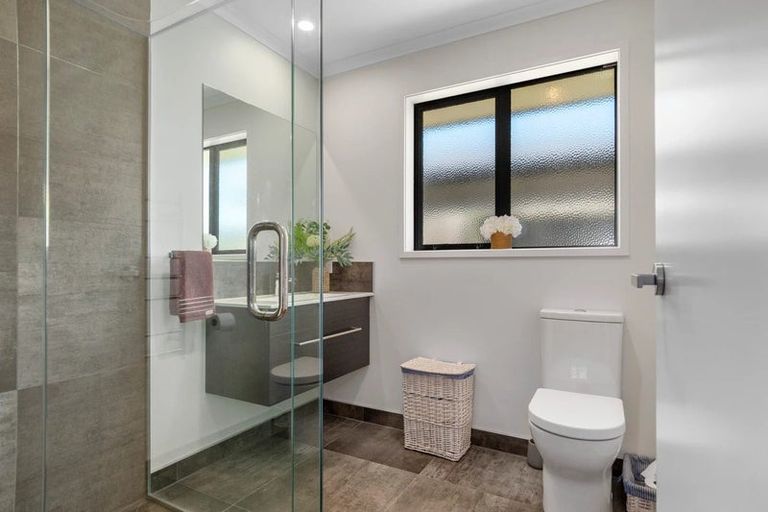 Photo of property in 18 Bill Miller Drive, Papamoa, 3118