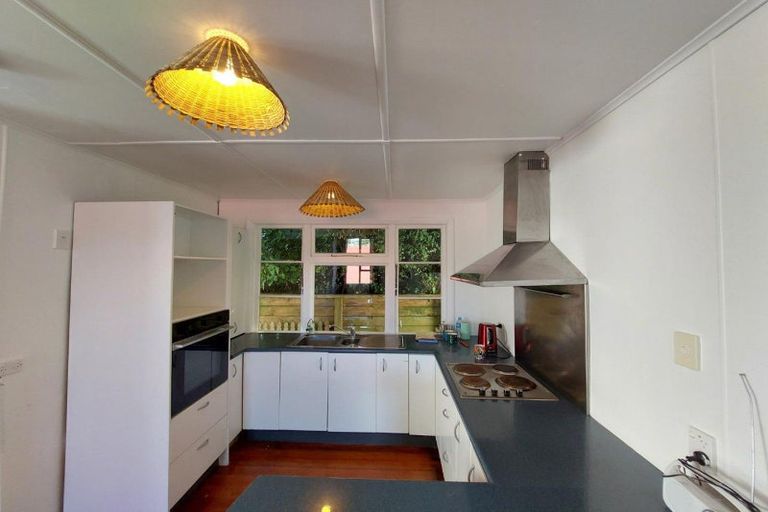 Photo of property in 132 Pioneer Road, Moturoa, New Plymouth, 4310