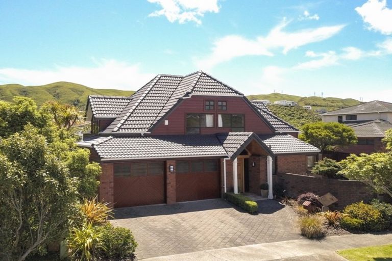 Photo of property in 12 Montrose Grove, Churton Park, Wellington, 6037