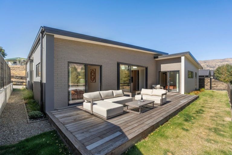 Photo of property in 3 Kamana Rise, Wanaka, 9382