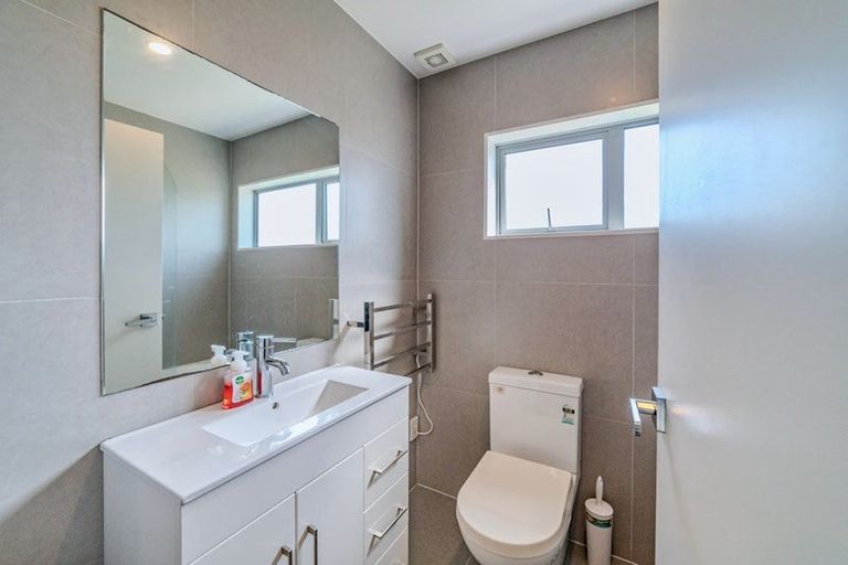 Photo of property in 11/147 Albany Highway, Unsworth Heights, Auckland, 0632