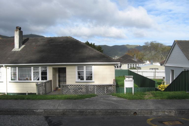 Photo of property in 90 Kowhai Street, Naenae, Lower Hutt, 5011