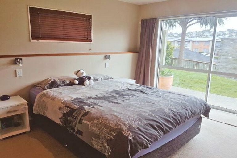 Photo of property in 13 Te Puia Drive, Aotea, Porirua, 5024