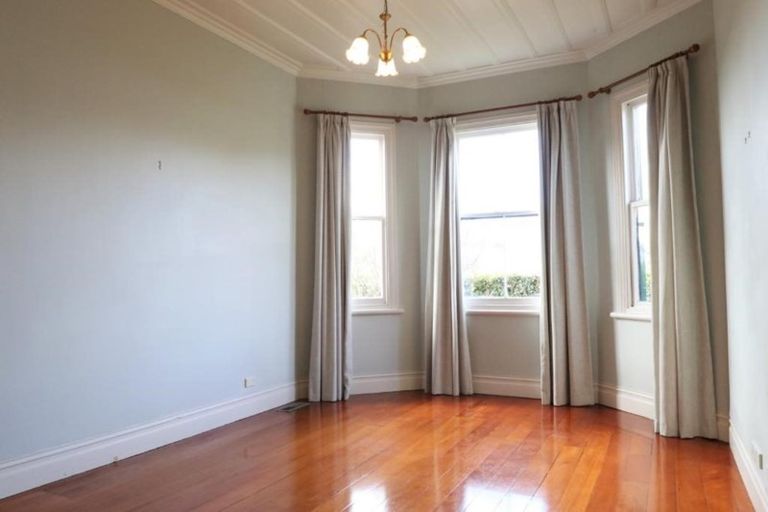 Photo of property in 2/21 Cowper Street, Devonport, Auckland, 0624