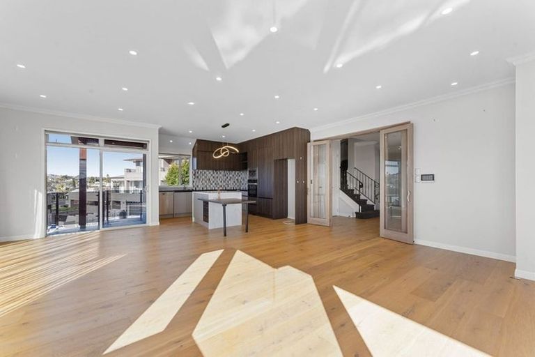 Photo of property in 72 Compass Way, Half Moon Bay, Auckland, 2012