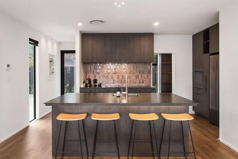 Photo of property in 2/39 Webb Street, St Albans, Christchurch, 8014