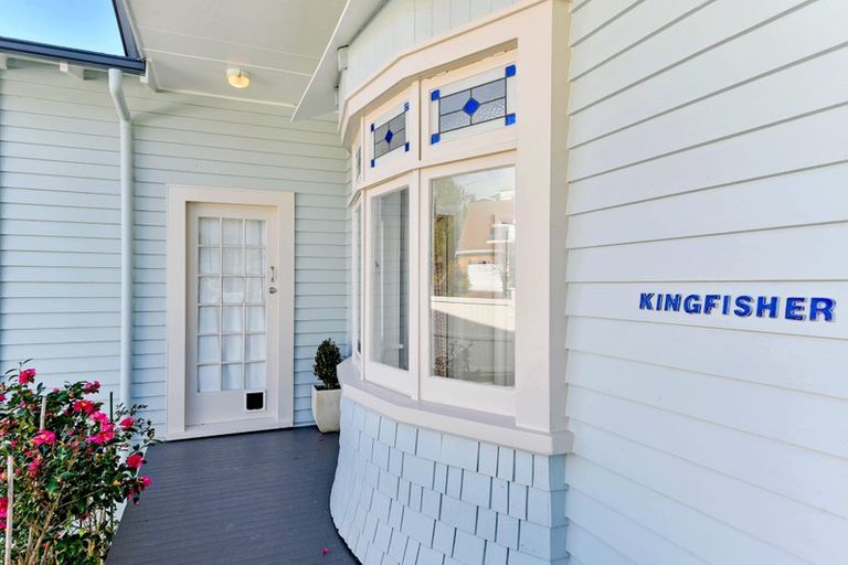 Photo of property in 1/2 Merwood Lane, Devonport, Auckland, 0624