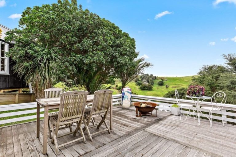 Photo of property in 11 Pigeon Place, Tawharanui Peninsula, Warkworth, 0986