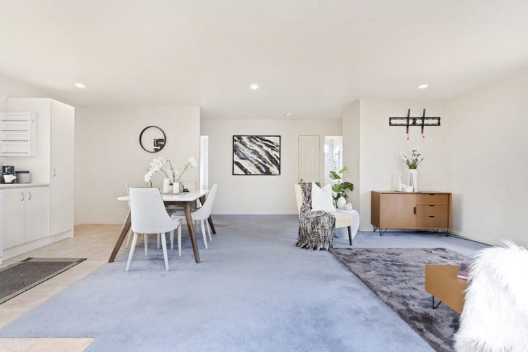 Photo of property in 14 Albizia Avenue, Henderson, Auckland, 0612