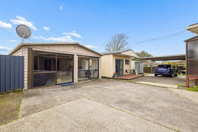 Photo of property in 47 Chadwick Crescent, Mangere East, Auckland, 2024