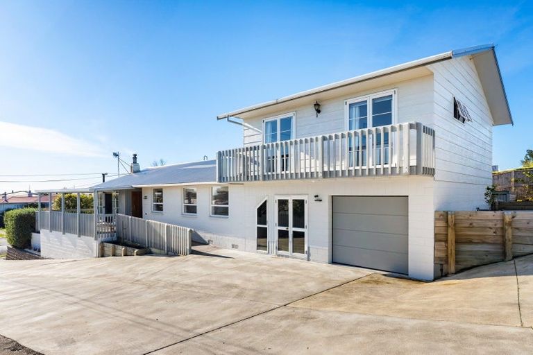 Photo of property in 25 Given Street, Havelock North, 4130