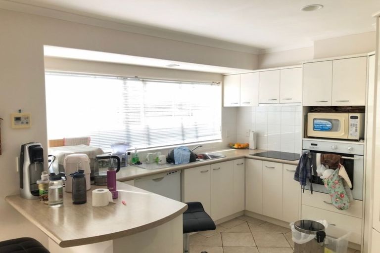 Photo of property in 39 Delmont Close, East Tamaki Heights, Auckland, 2016