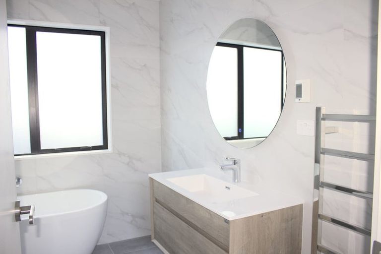 Photo of property in 14 Kea Road, Silverdale, 0932