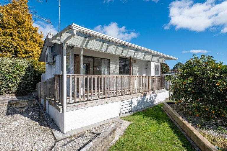 Photo of property in 2 Hector Place, Sunnybrook, Rotorua, 3015