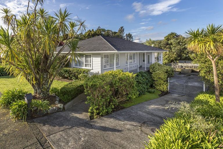 Photo of property in 108 Oriel Avenue, Tawa, Wellington, 5028
