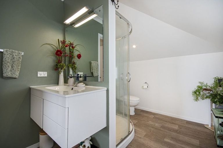 Photo of property in 22 Beach Road, Onerahi, Whangarei, 0110
