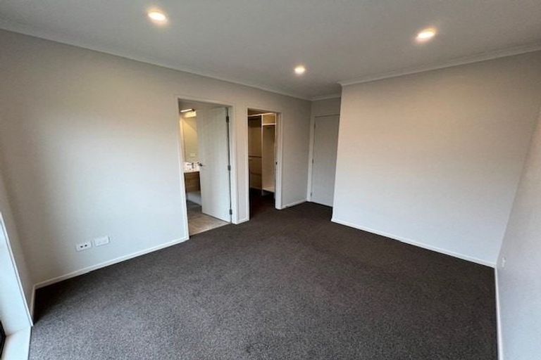 Photo of property in 4 Hooton Drive, Kumeu, 0810