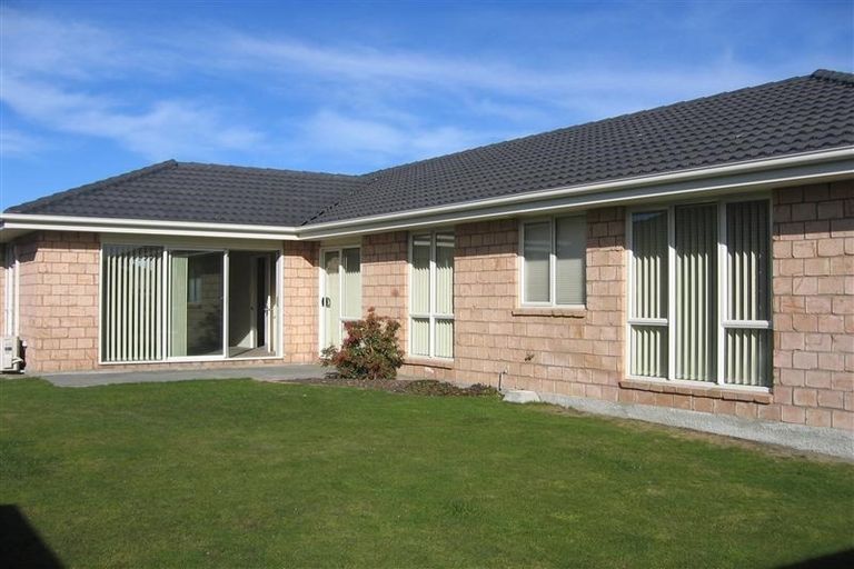 Photo of property in 31 Putake Drive, Parklands, Christchurch, 8083