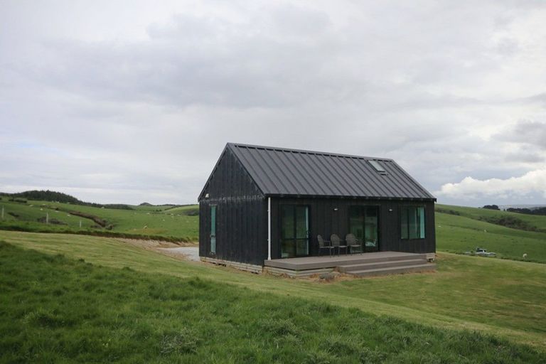 Photo of property in 84 Mair Road, Curio Bay, Tokanui, 9884