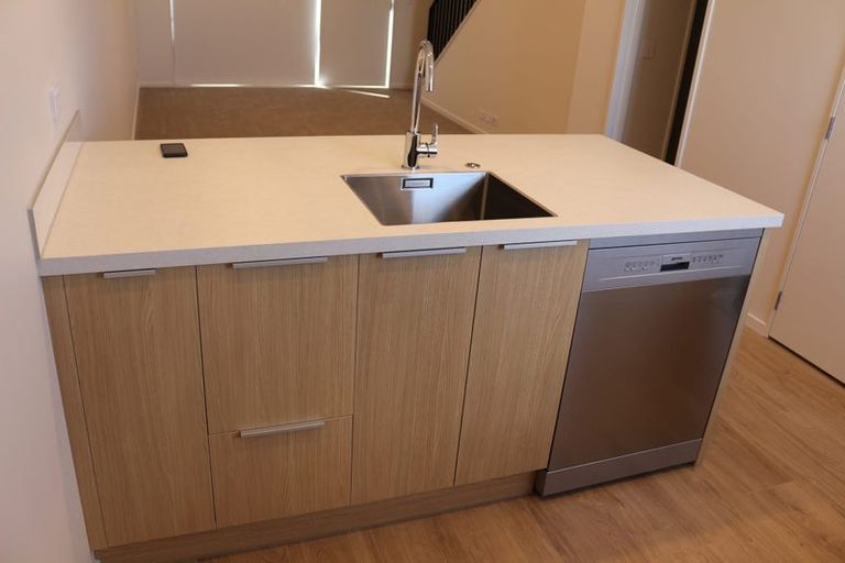 Photo of property in 43 Periko Way, Takanini, 2112