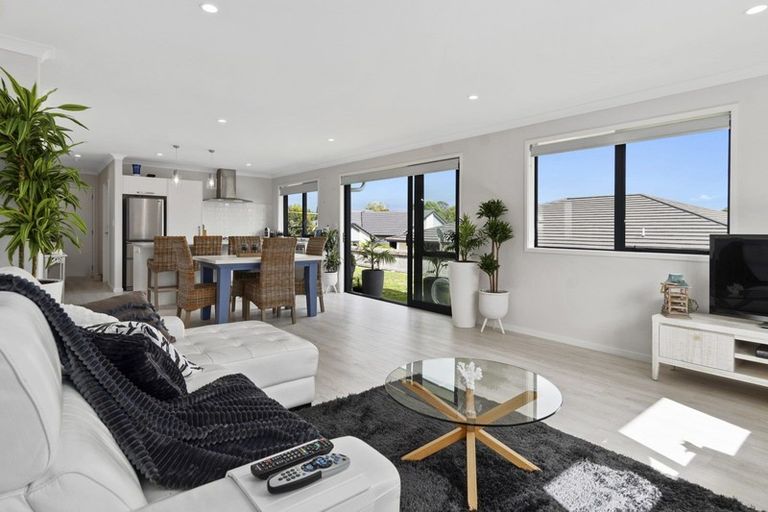 Photo of property in 4 Pip Way, Omokoroa, 3114