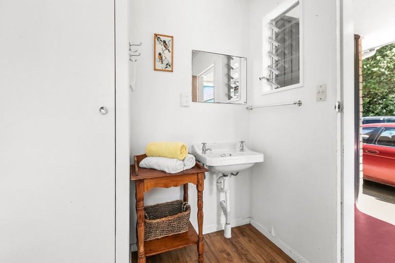 Photo of property in 1035 Kairakau Road, Kairakau, Havelock North, 4295