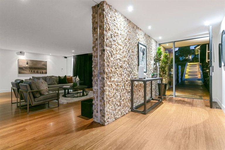 Photo of property in 6 Kerema Way, Schnapper Rock, Auckland, 0632