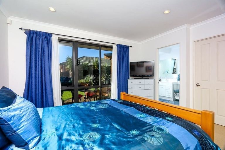 Photo of property in 6 Apsley Rise, Henderson, Auckland, 0612