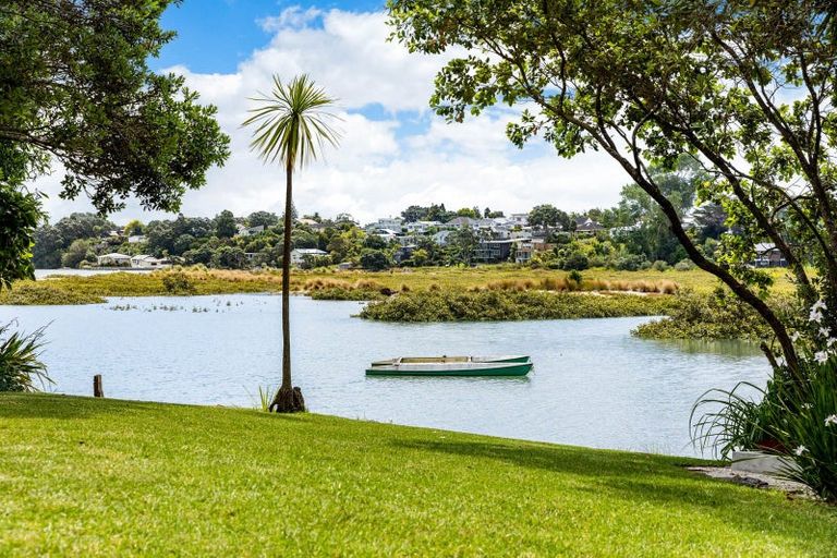 Photo of property in 70 Aramoana Avenue, Devonport, Auckland, 0624