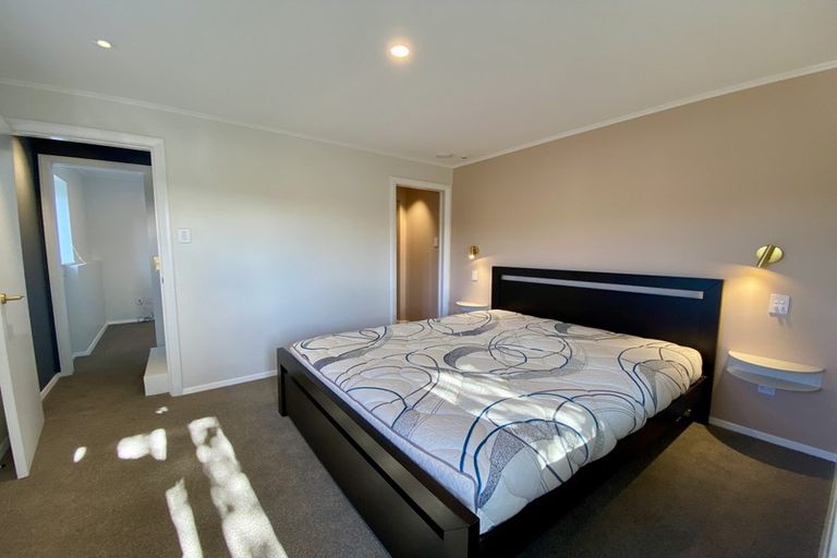 Photo of property in 112 Eden Street, Island Bay, Wellington, 6023