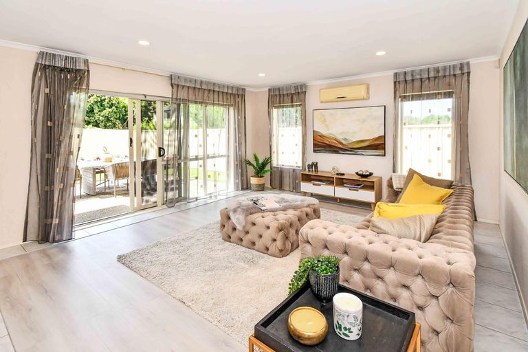 Photo of property in 17 Parkhaven Drive, Rosehill, Papakura, 2113