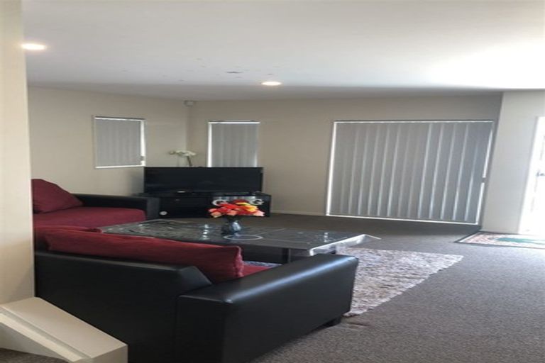 Photo of property in 35 Divide Loop, Takanini, 2112