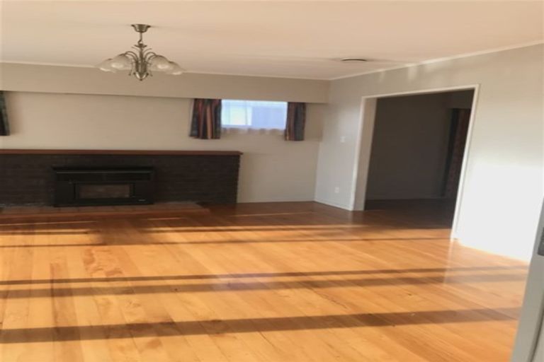 Photo of property in 450 Don Buck Road, Massey, Auckland, 0614