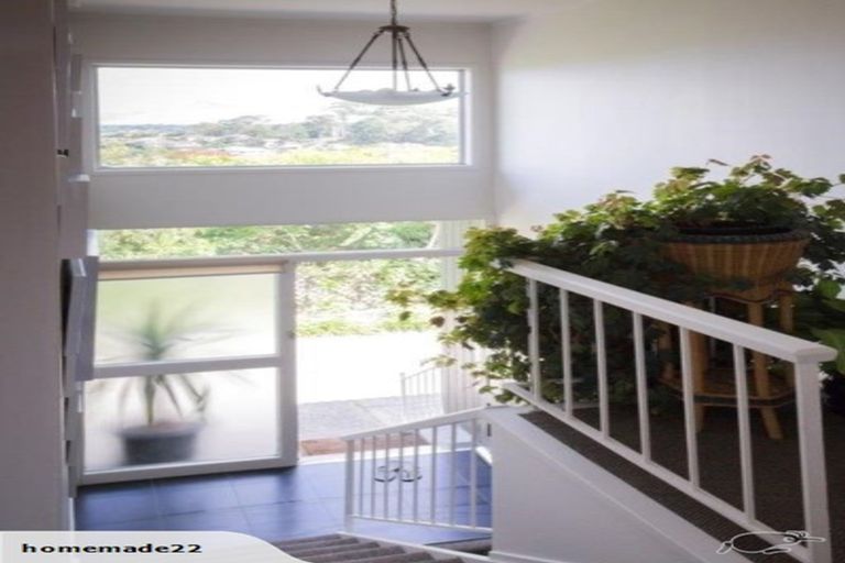 Photo of property in 2/218 East Coast Road, Forrest Hill, Auckland, 0620