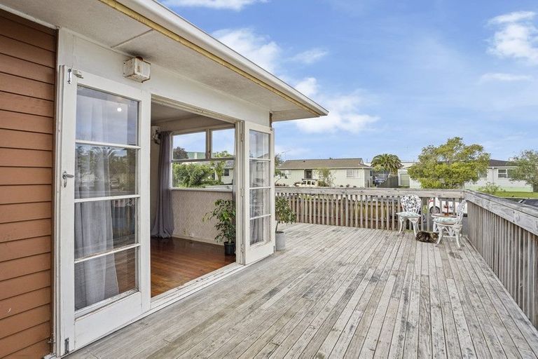 Photo of property in 37 Reelick Avenue, Pakuranga Heights, Auckland, 2010