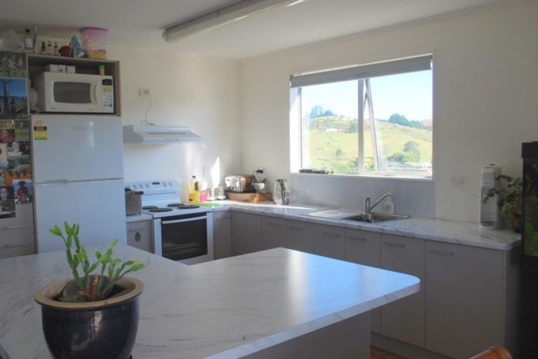 Photo of property in 37 Valley Road, Hikurangi, 0114
