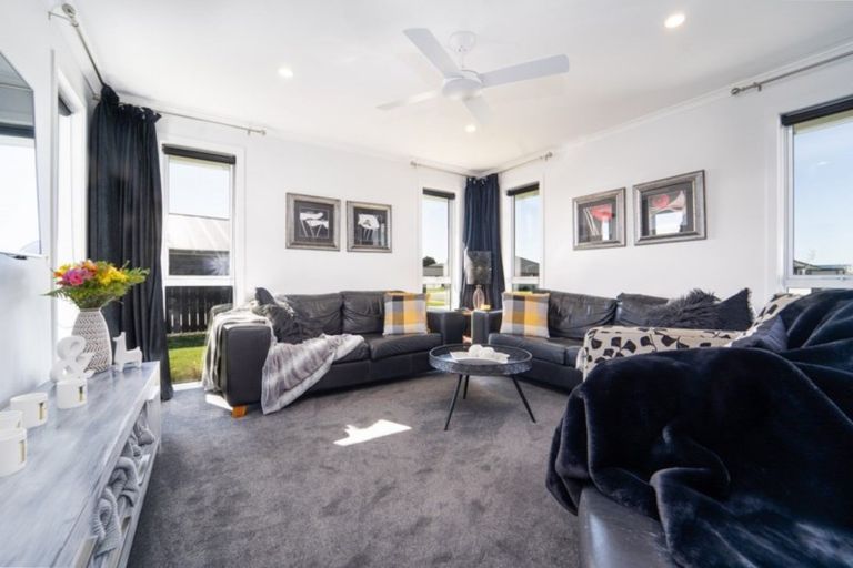 Photo of property in 21 Stoneleigh Drive, Solway, Masterton, 5810