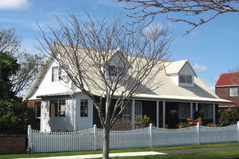 Photo of property in 10 Elder Grove, Whalers Gate, New Plymouth, 4310