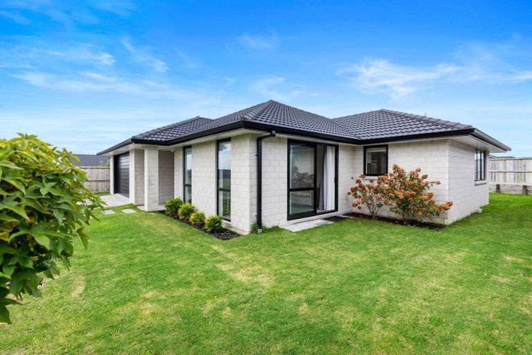 Photo of property in 12 Cowell Crescent, Pyes Pa, Tauranga, 3112