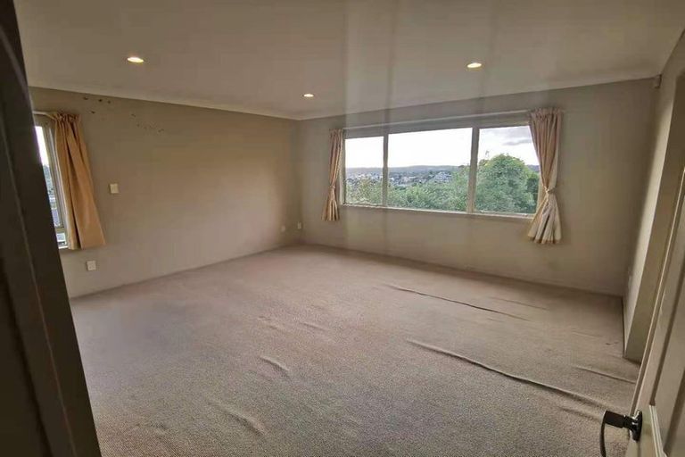 Photo of property in 40 Mandeville Place, Unsworth Heights, Auckland, 0632